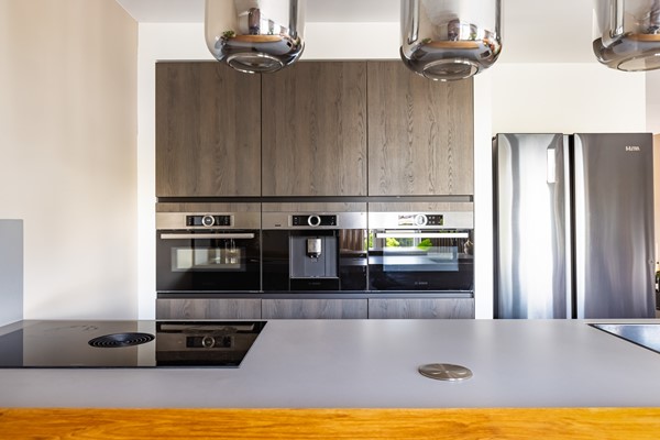 Foto - Verkocht onder voorbehoud: wonen aan het water met luxe, rust en een eigen aanlegsteiger!